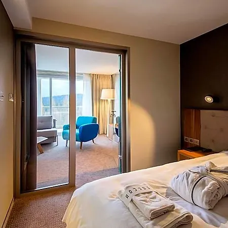 Harnas Dla Doroslych Z Widokiem Na Tatry - Adults Only 4*
